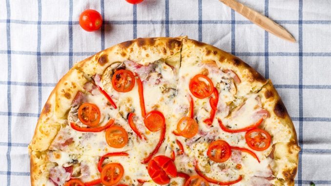 Mate-chut-na-pizzu pizza