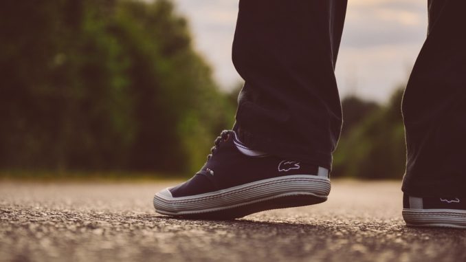 S-aligatorem-na-tricku-lacoste lacoste