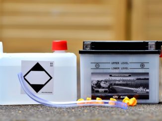 nedostatek akumulátorů