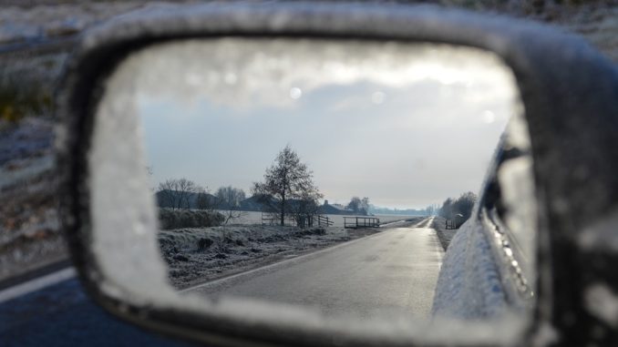 s-prvnimi-mraziky S prvními mrazíky přichází problémy se startováním aut. Co ráno raději nedělat?