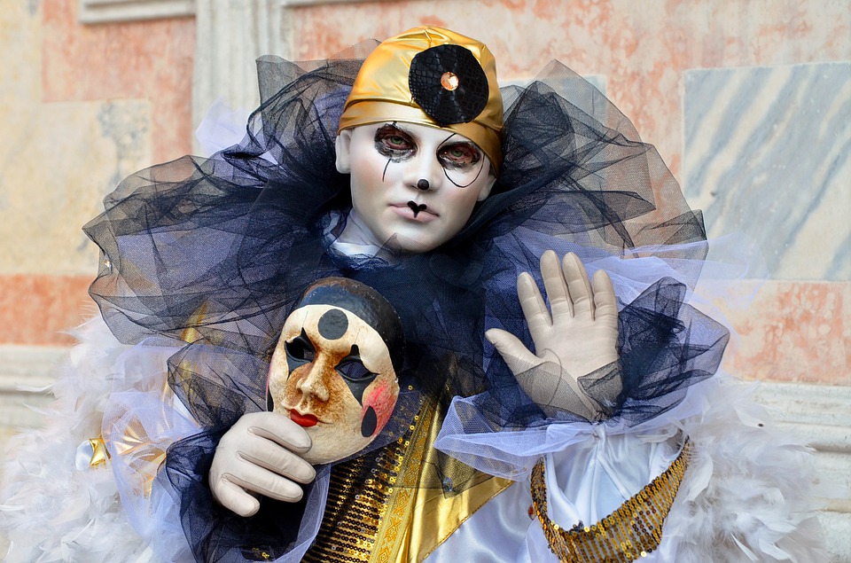 Nejkrásnější kostýmy festivalu v Benátkách. Znáte alespoň nejtradičnější z nich?