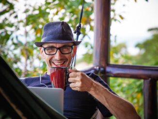 Pracovat jako nomád: Jaké výhody a úskalí to přináší?