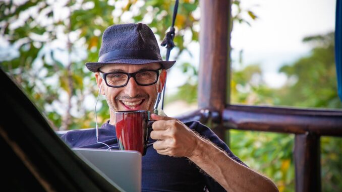 pracovat-jako-nomad Pracovat jako nomád: Jaké výhody a úskalí to přináší?